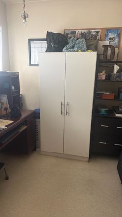 Wardrobe cabinet