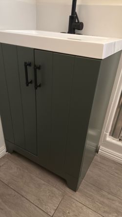 Bathroom vanity
