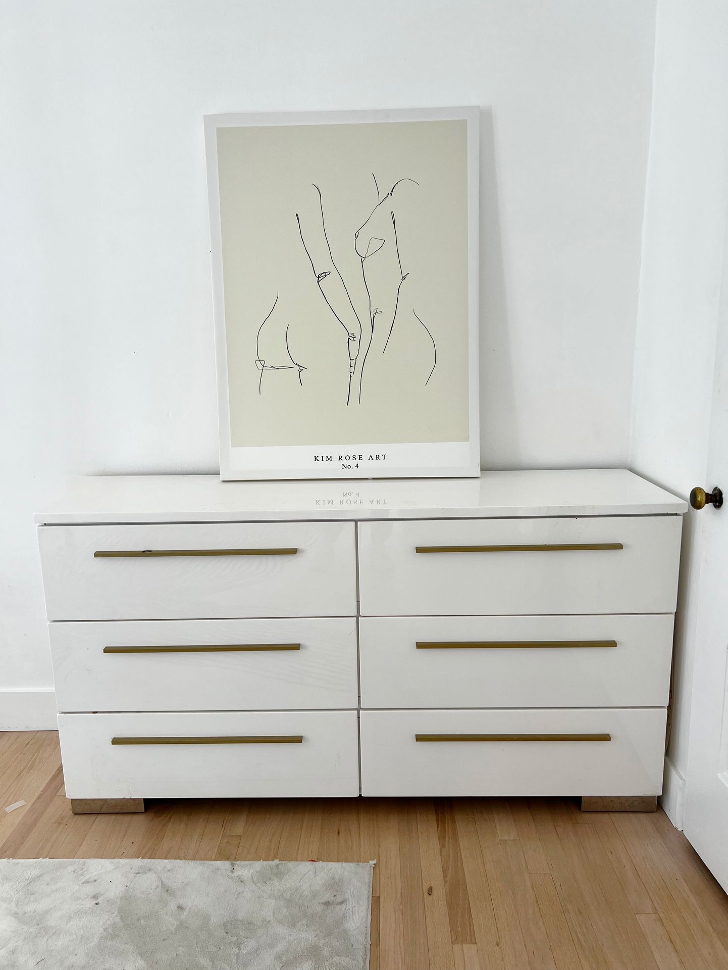 White dresser (midori)