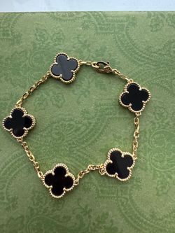 New arpels clovers