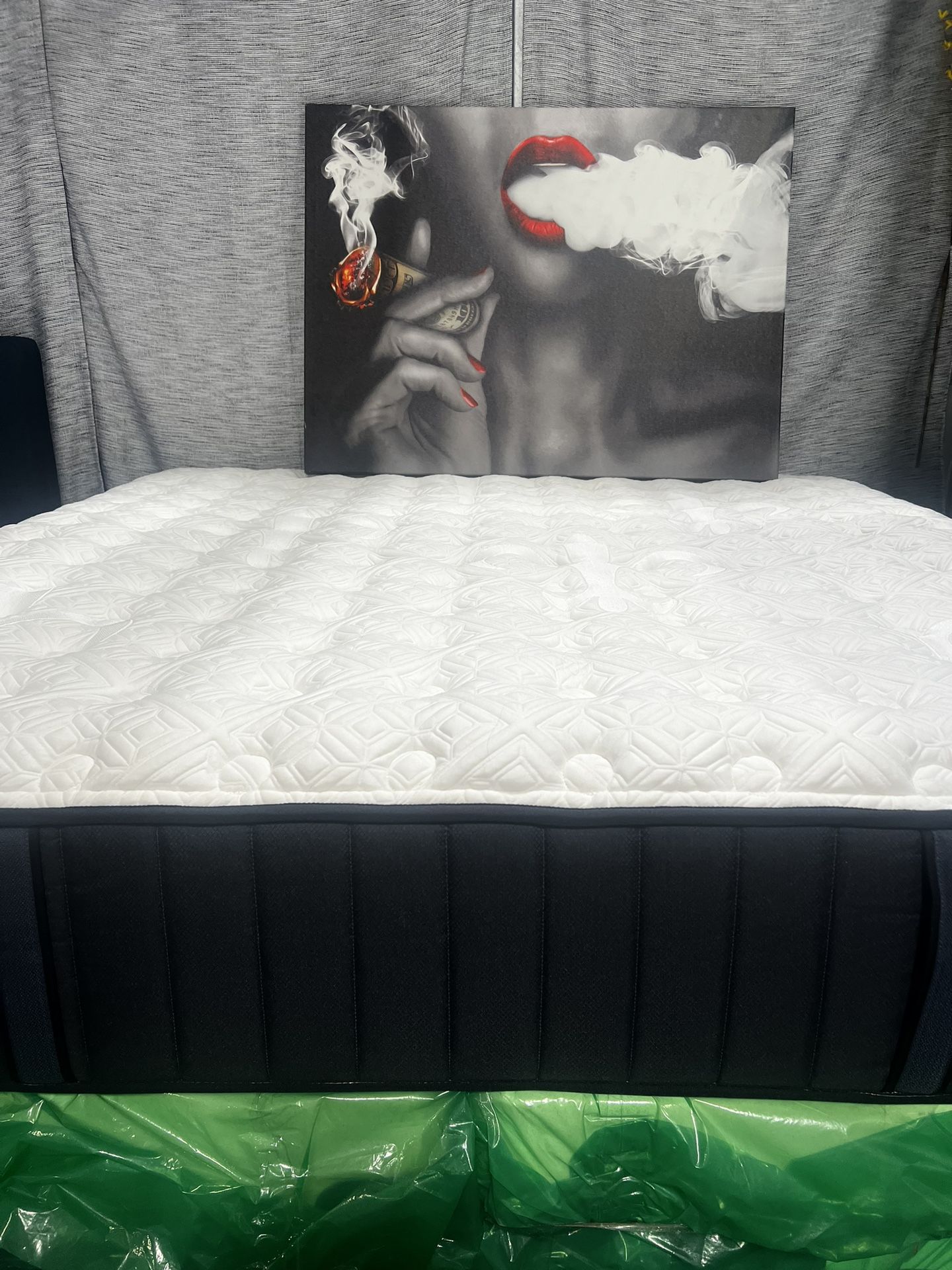 Stern & Foster 💖KING 💖MATTRESS AND 💖BOX SPRING
