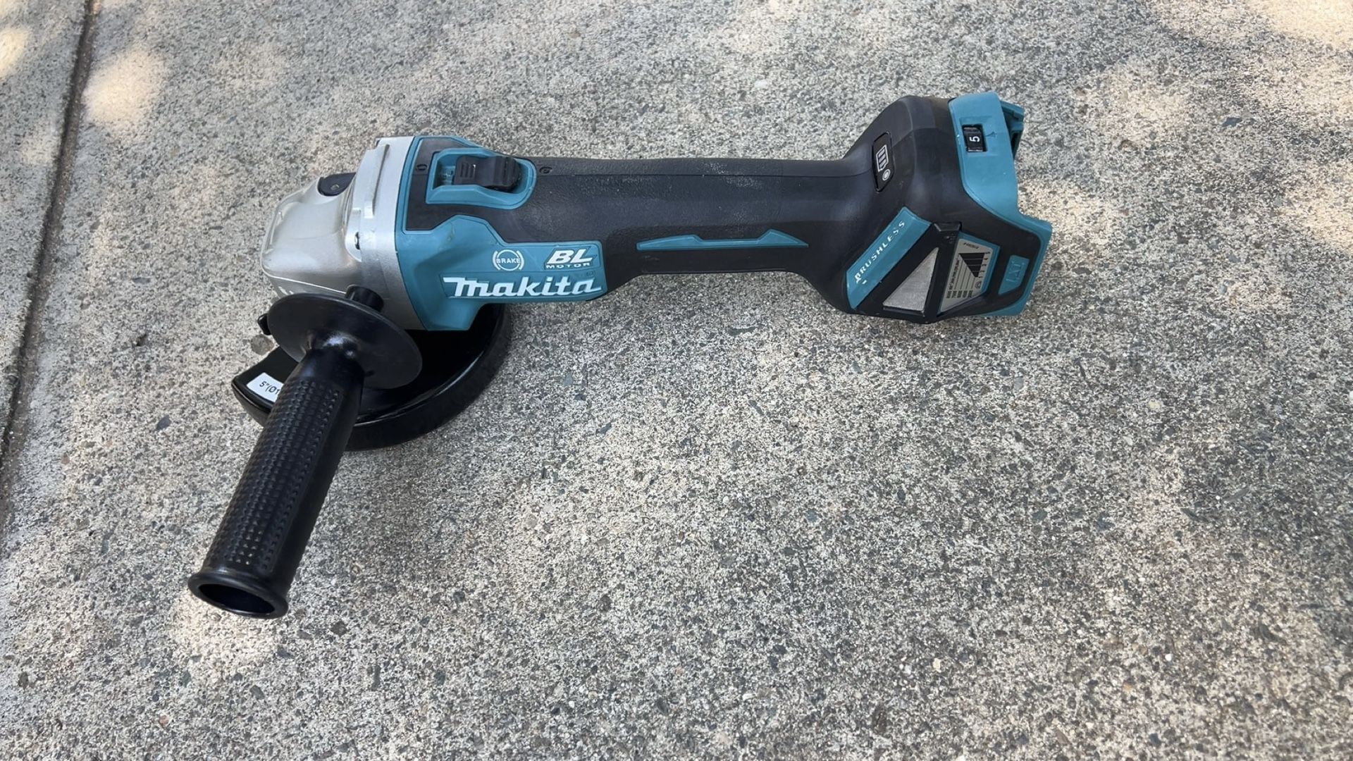 Makita 18V LXT Brushless 4-1/2 in. / 5 in. Cordless Cut-Off/Angle Grinder with Electric Brake
