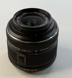 Olympus M.Zuiko Digital 14-42mm f/3.5-5.6 II R Lens Micro 4/3 MFT Black