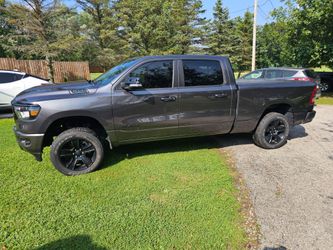 2022 ram 1500 bighorn crew cab 4x4 v6