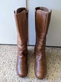 Women's Cobb Hill Leather Tan Tall Riding Calf boots size 9.