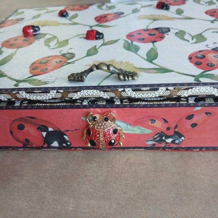 Alterd Box. Ladybug