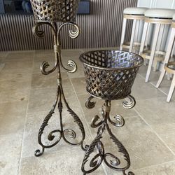 To Champagne buckets on legs