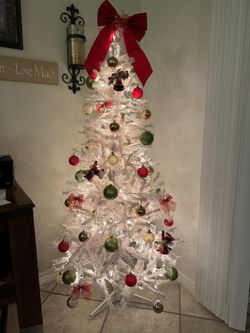 CHRISTMAS TREE