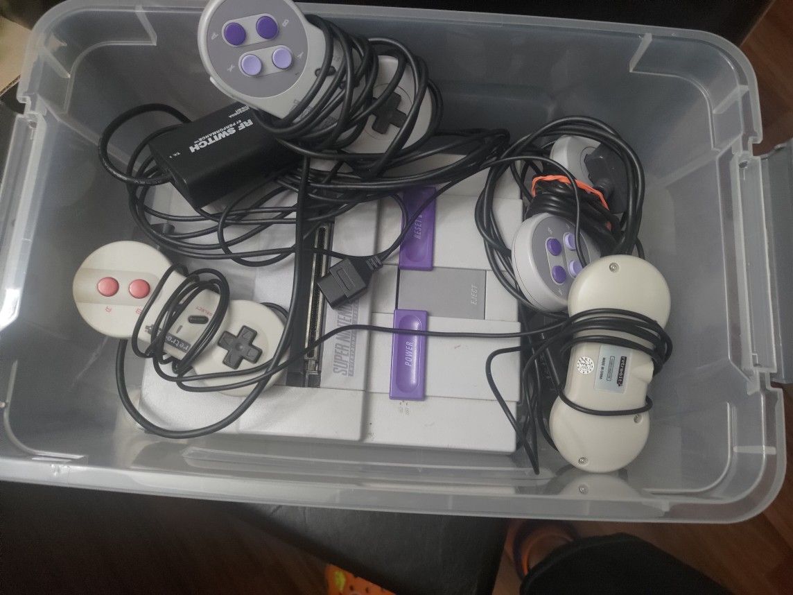 Nintendo. Snes And A Nes