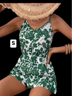 New women’s romper size small