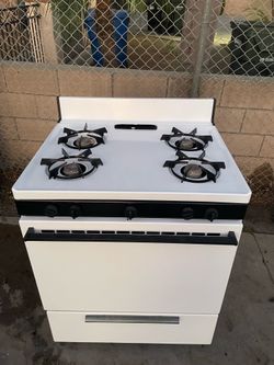 Hotpoint stove 30” wide