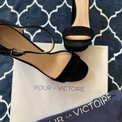 Pour La Victoire Black Heels Size 9M