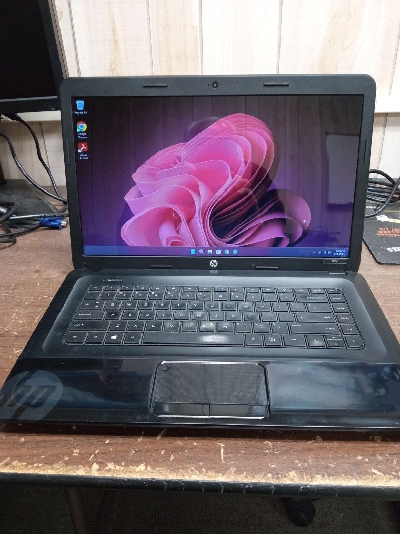 HP 2000 15" Laptop 