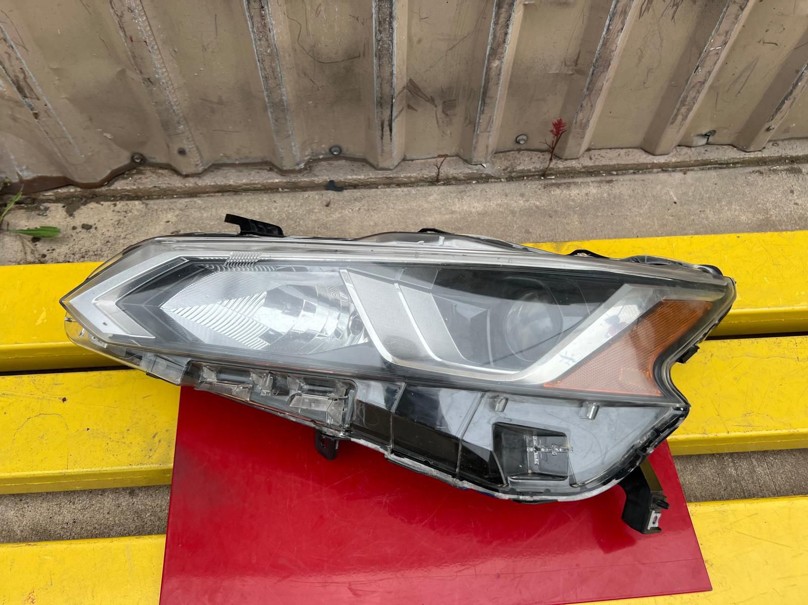 2019-2022 Nissan Altima Driver Side Headlight Used Oem