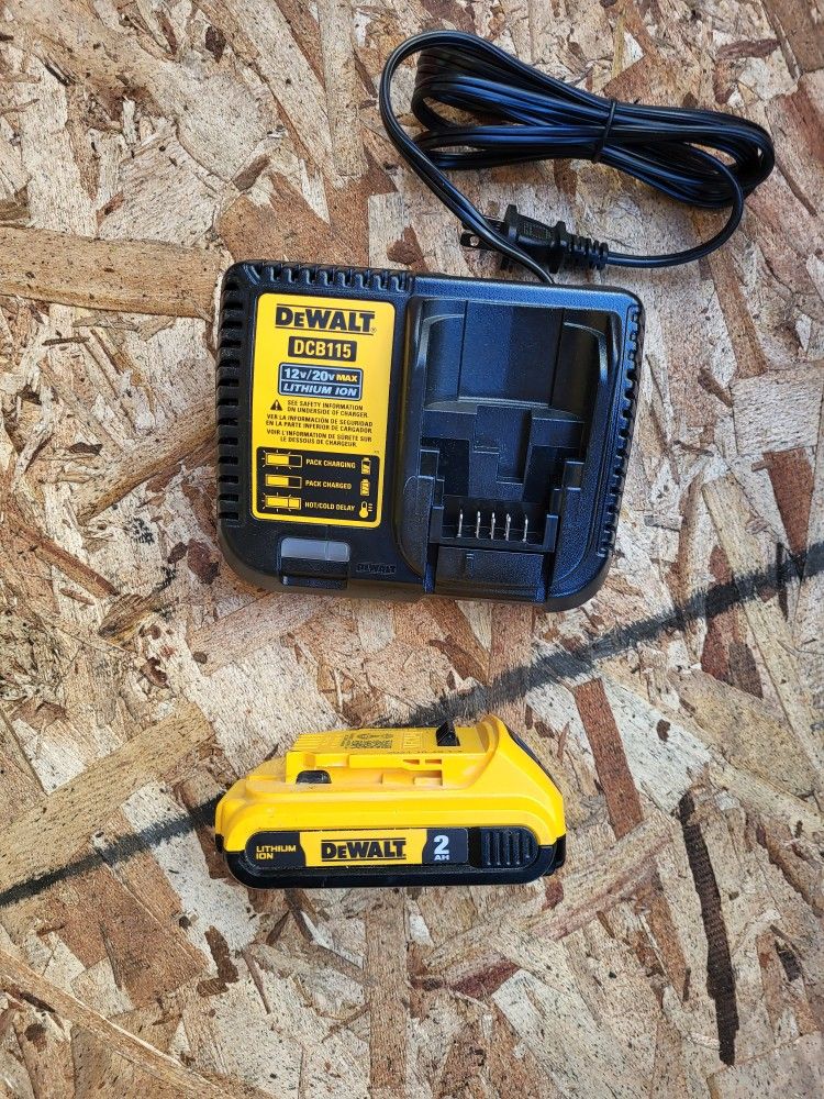 Dewalt 20 Volt 2.0 Ah MAX Lithium Ion Battery Pack with Charger