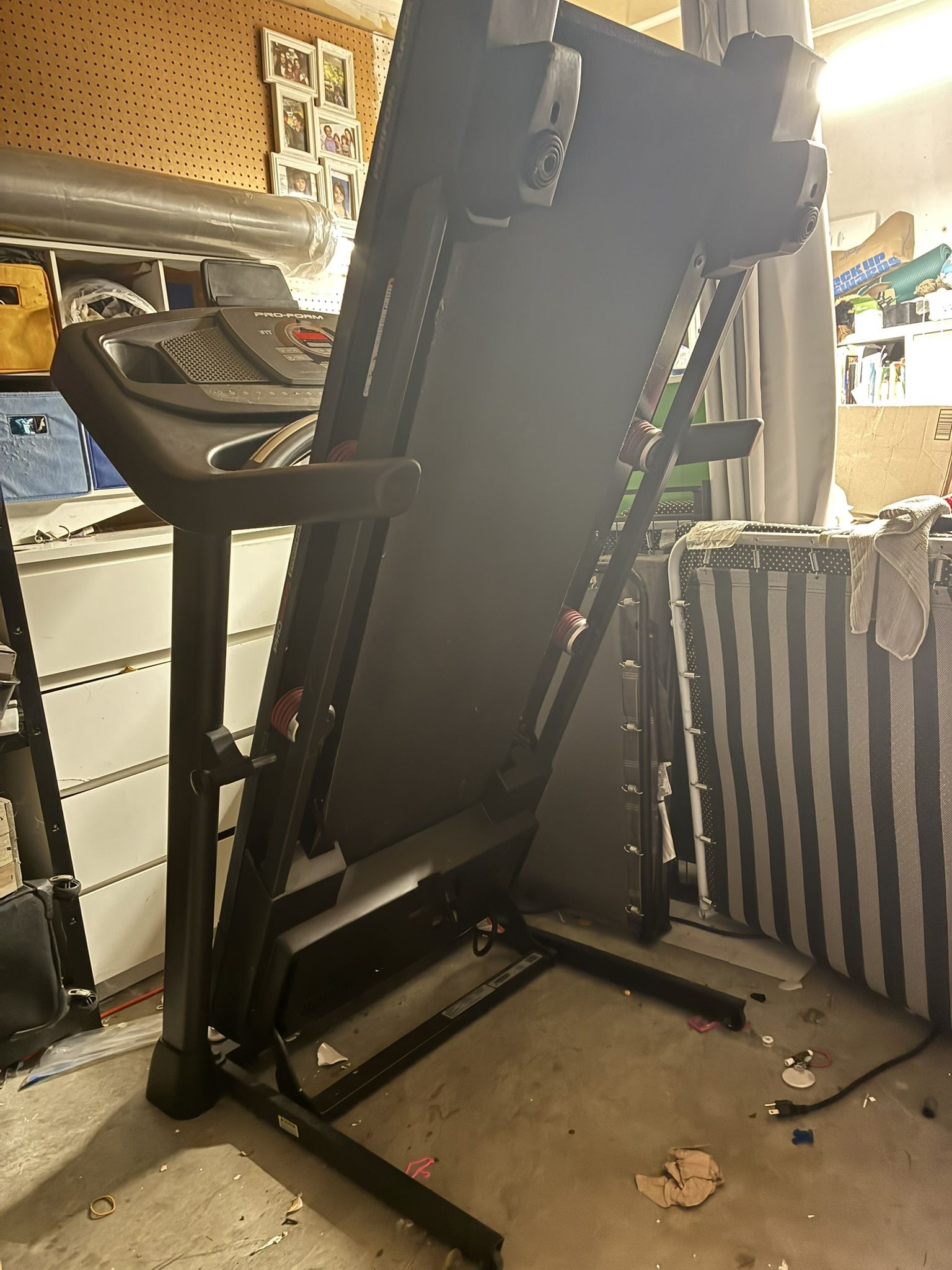 Proform Ifit Treadmill I600 , Like New !!
