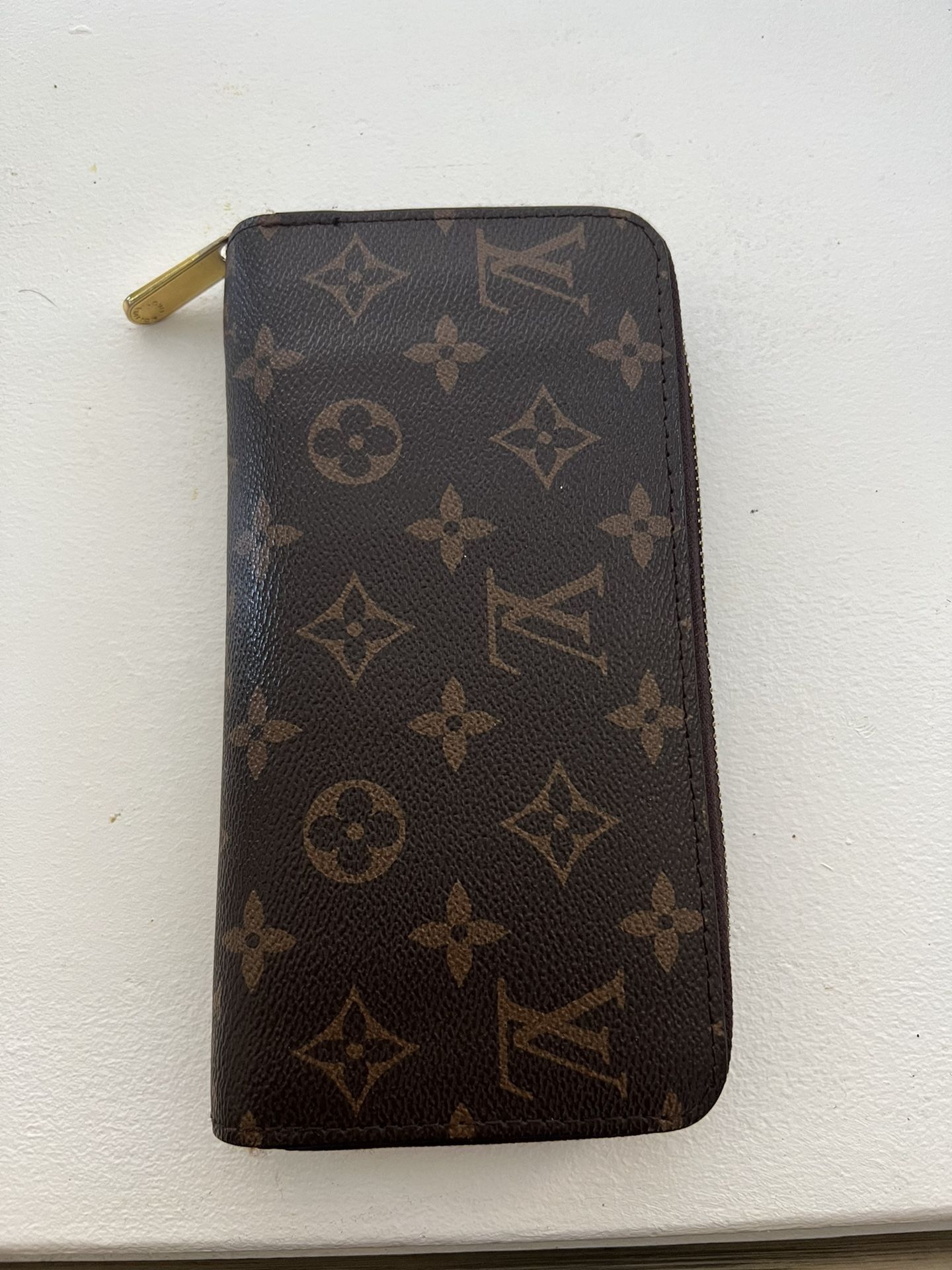 Zippy Brown Leather Wallet