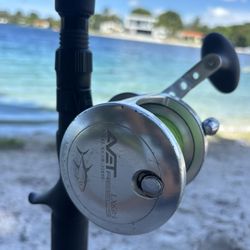 🎣 Preowned Avet LX Reel With Braid & Like New Penn Carnage II 5’8 50-200LB Jigging Rod 🔥 
