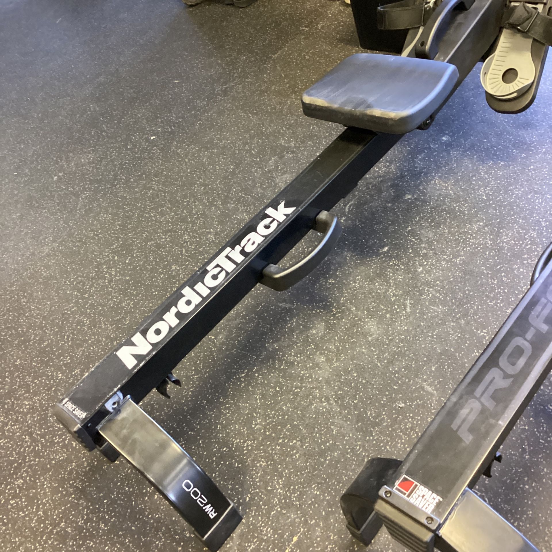 NordicTrack RW200 Rowing Machine for Sale in Phoenix, AZ OfferUp