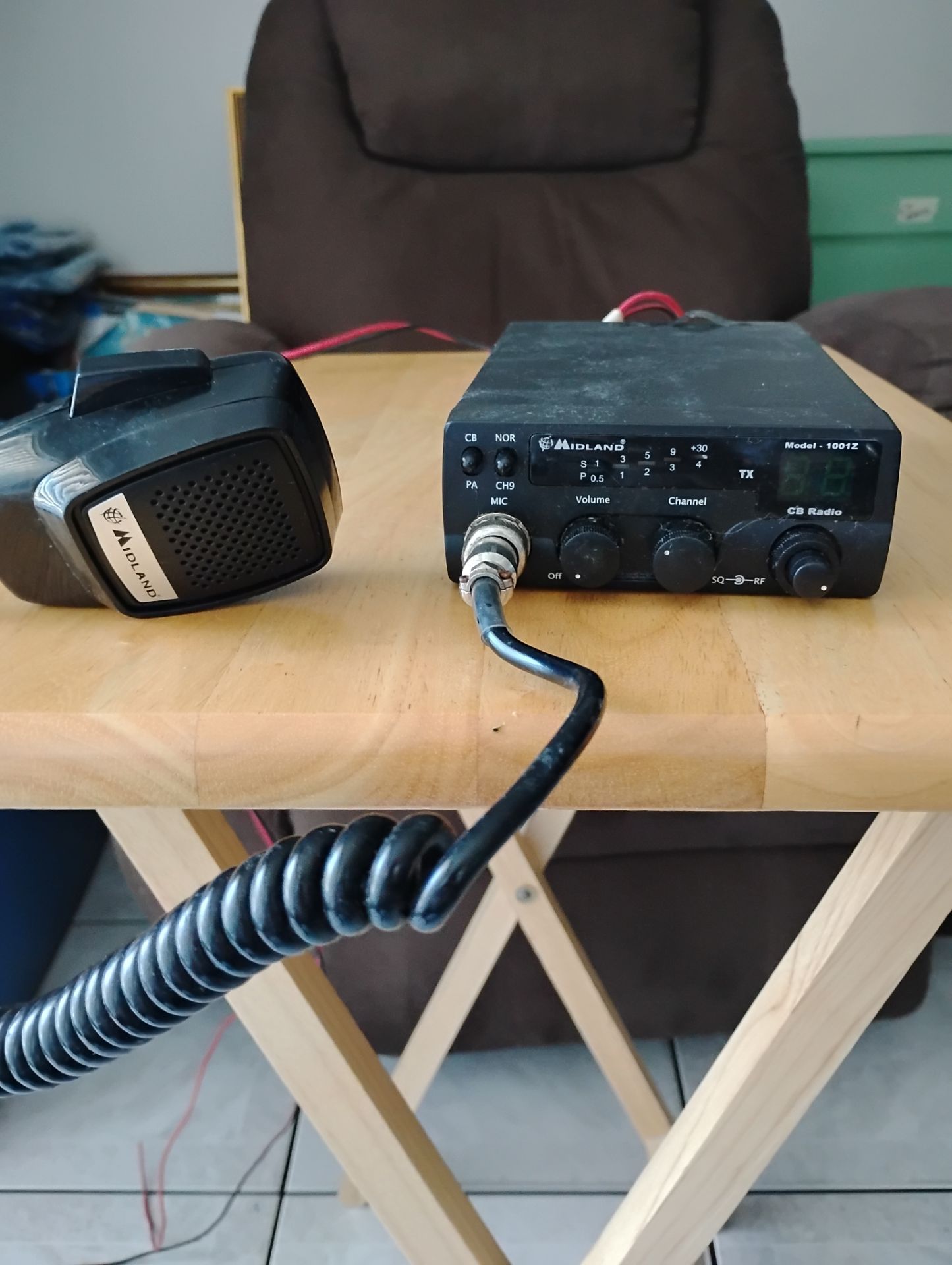Midland CB radio with microphone in working condition