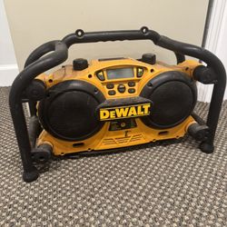 DeWalt DC011 Worksite Radio