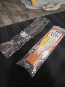 2 Gun Locks