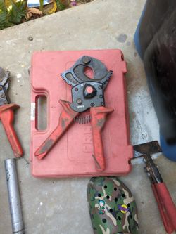 One Hand  Ratchet 750 Cable Cutters 