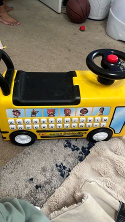 Cocomelon bus