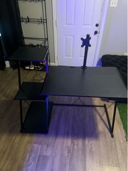 COMPUTER DESK