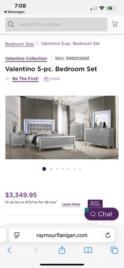 Queen size Raymour & flanigan beautiful glam bedroom set in excellent condition
