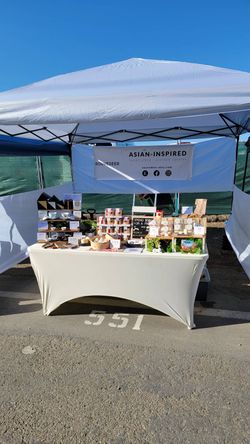 Pop-up 10x10 white canopy tent