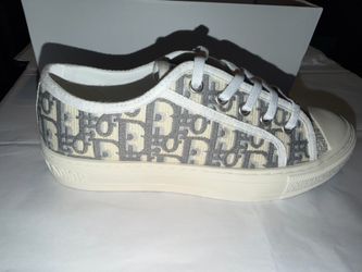 Women Luxury Shoes Size 6 and 8.5 US