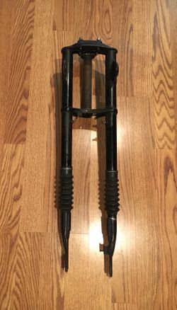 MOPED 1978 BATAVUS STARFLITE FRONT FORKS WITH TRIPLE TREE + BOLT. NICE SHAPE