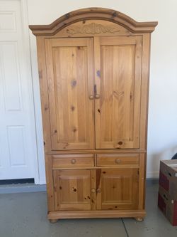 Armoire Dresser