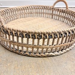 Beautiful decorative woven rattan tray.
