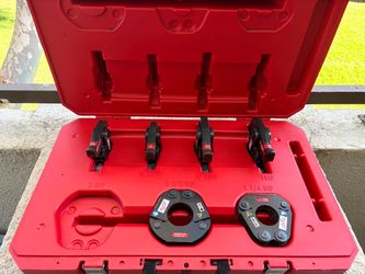 Milwaukee Press Jaw Set For 1/2’’ To 2” Black Iron/ Galv Pipe 49-16-2697