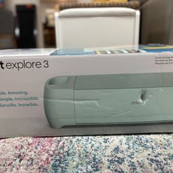 ✂️ Cricut Explore 3 – $224.99 (Accessories Included)