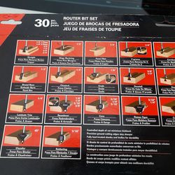 SKIL 30-piece router bit set in case