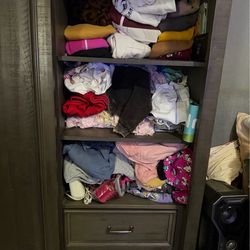 Closet cabinet