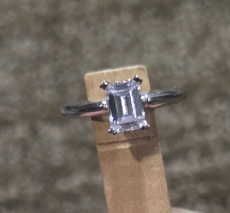 1 Carat White Gole Diamond Solitaire 