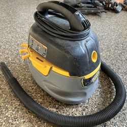 Stinger Wet/Dry Shop Vacuum 2.5 Gal. 1.75-Peak HP 120V