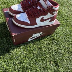 Air Jordan 1 Retro High OG “Bordeaux”