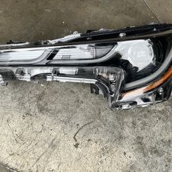 Toyota Corolla 2022 LE Hybrid Headlights