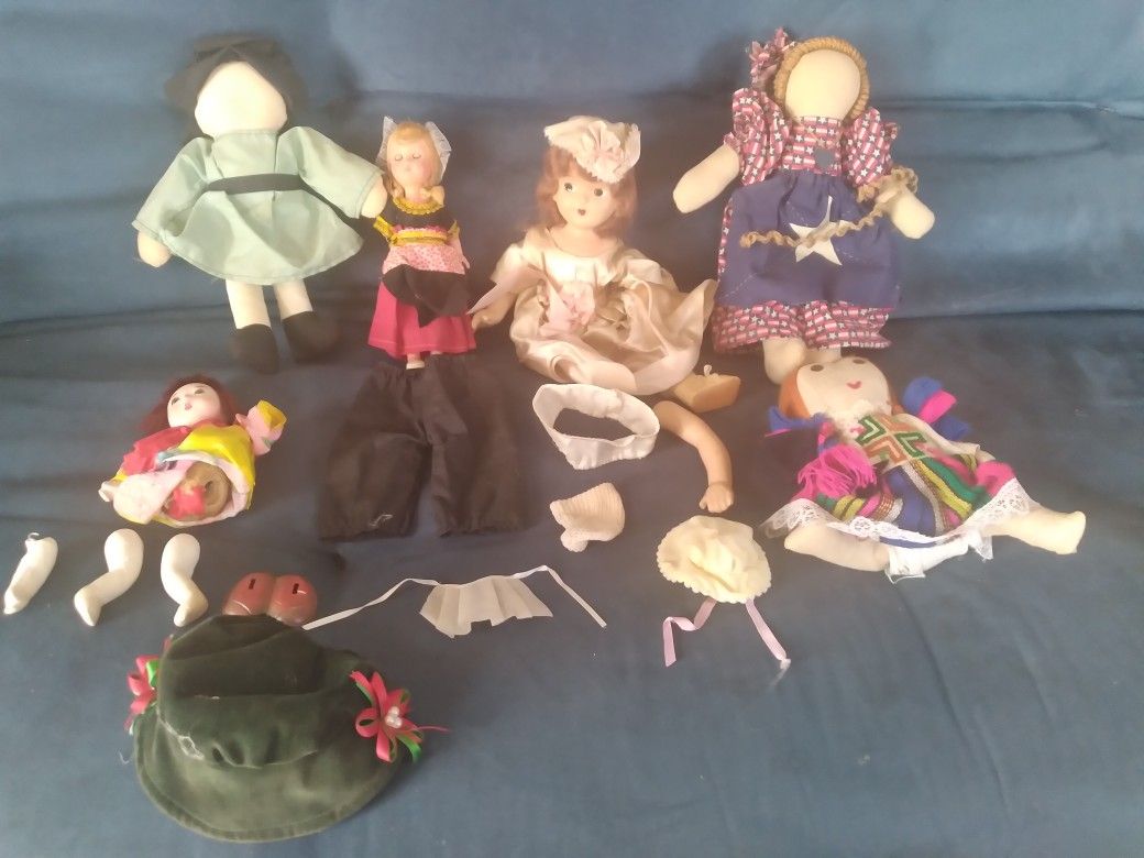 3 nice Vintage rag dolls, all 3 In excellent condition