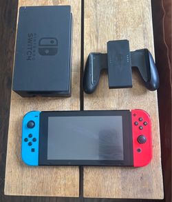 Nintendo Switch + Dock, Joy-con