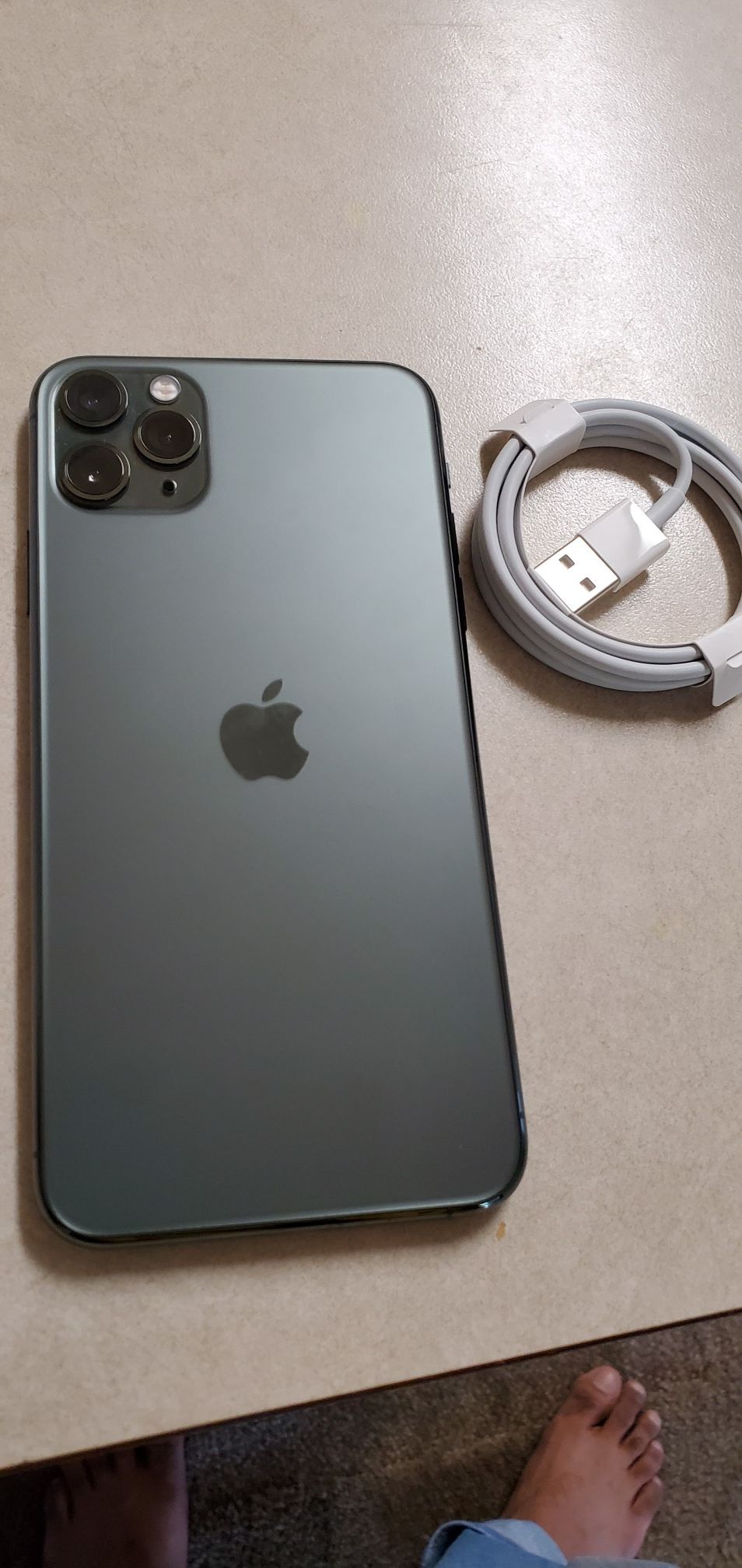 Brand New iphone 11 Pro Max 256gb Factory UNLOCKED Olive