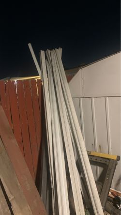 white posts