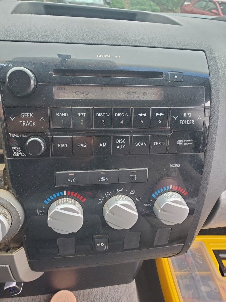 2007-2013 Toyota Tundra Head Unit Radio