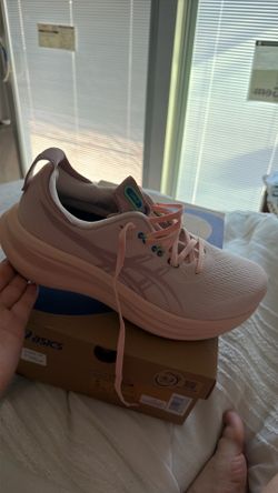 Gel nimbus 28 pink size 9
