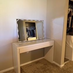 Vanity desk & LED mirror